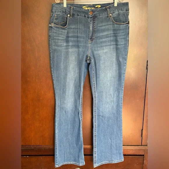 2 Pair Melissa McCarthy Seven7 Bootcut Jeans EUC Size 16W - Picture 10 of 15